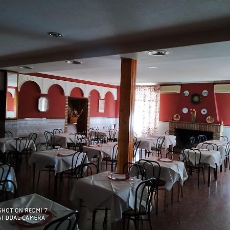 Hostal Restaurante El Parador Alcaracejos ภายนอก รูปภาพ